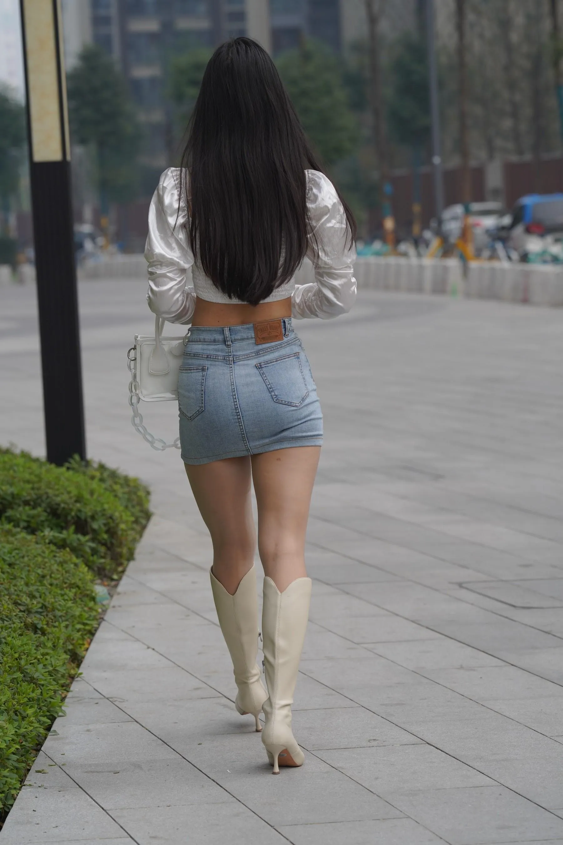 魔镜街拍 NO.170 凯恩街拍摄影-牛仔裙小姐姐 [304P]插图3